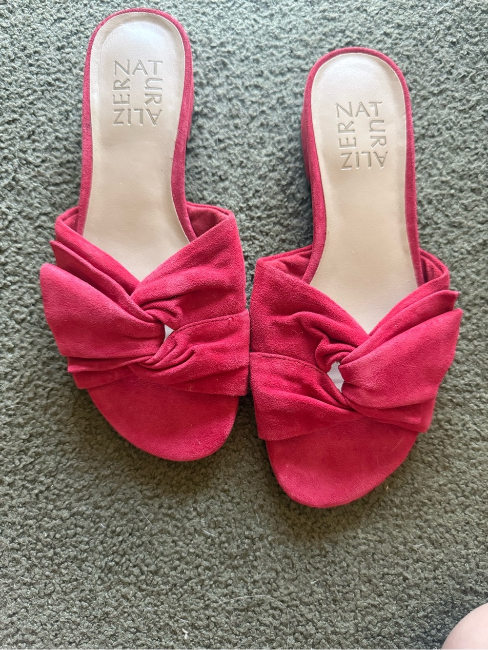NATURALIZER Pink Knot Slide Sandals
